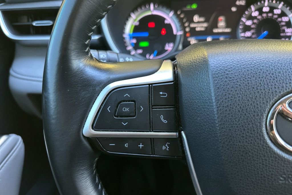 Used 2023 Toyota Highlander XLE AWD/4WD image 26