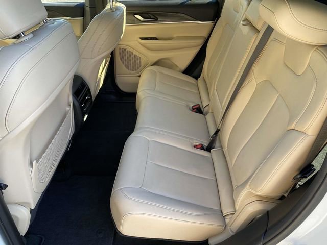 Used 2023 Jeep Grand Cherokee Limited image 17