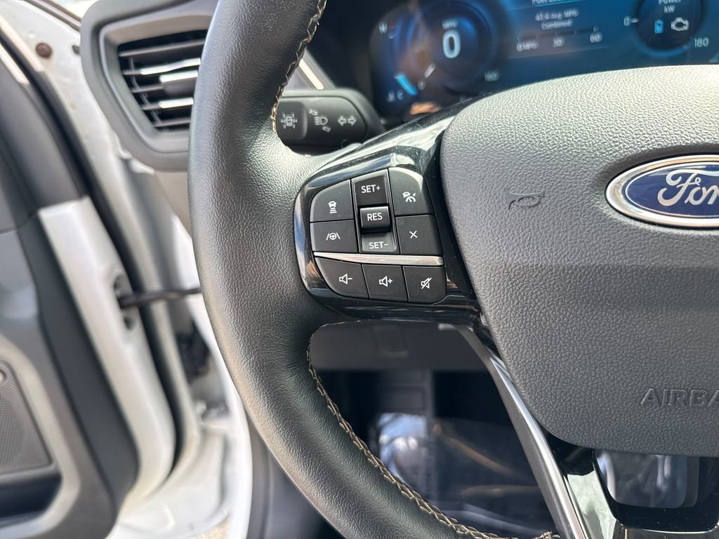 Certified 2022 Ford Escape Titanium w/ Titanium Premium Package image 16