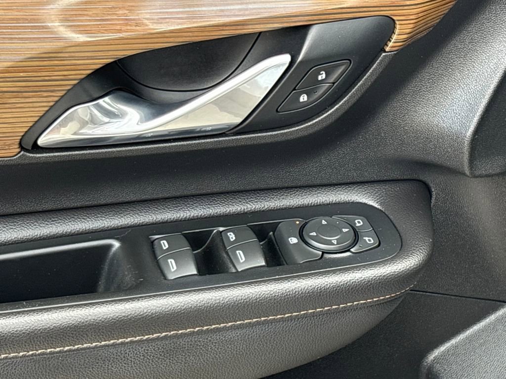 Used 2020 GMC Terrain SLE image 17