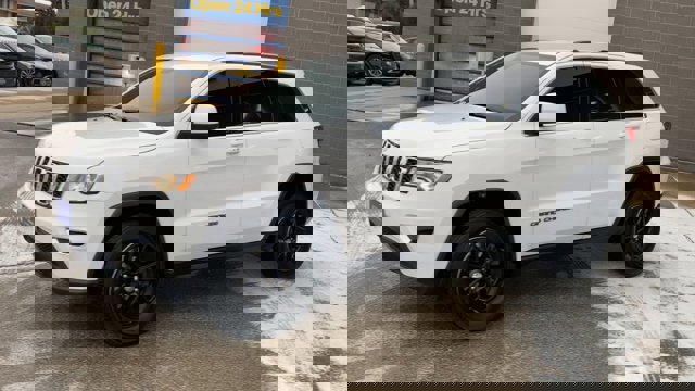 Used 2018 Jeep Grand Cherokee Laredo image 6