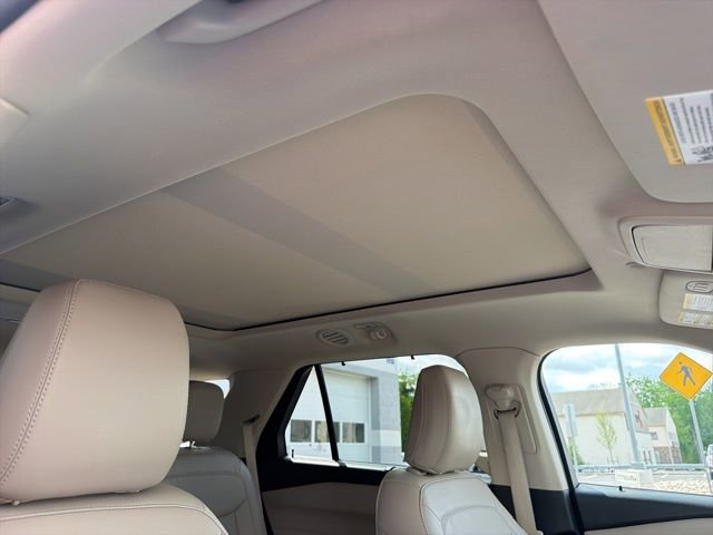Certified 2022 Ford Explorer Limited w/ Limited Technology Package AWD/4WD image 52