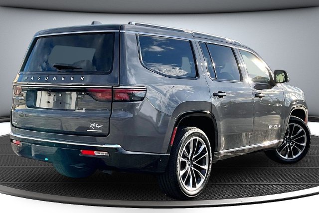 Used 2022 Jeep Wagoneer Series III w/ Premium Group I AWD/4WD image 6