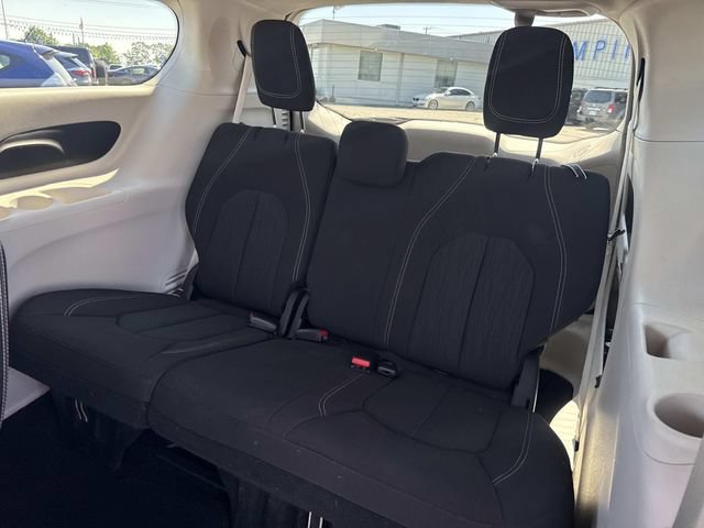Used 2023 Chrysler Voyager LX FWD image 16