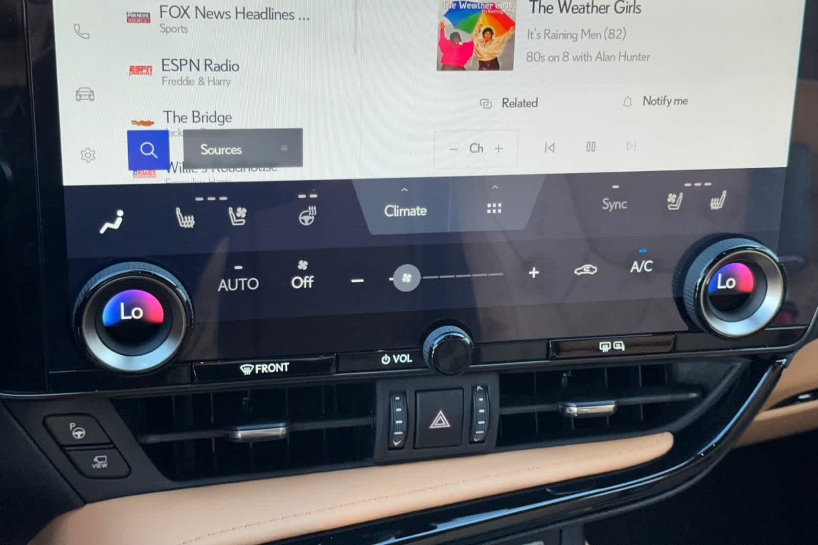 Used 2025 Lexus NX 300h AWD w/ Luxury Package image 21