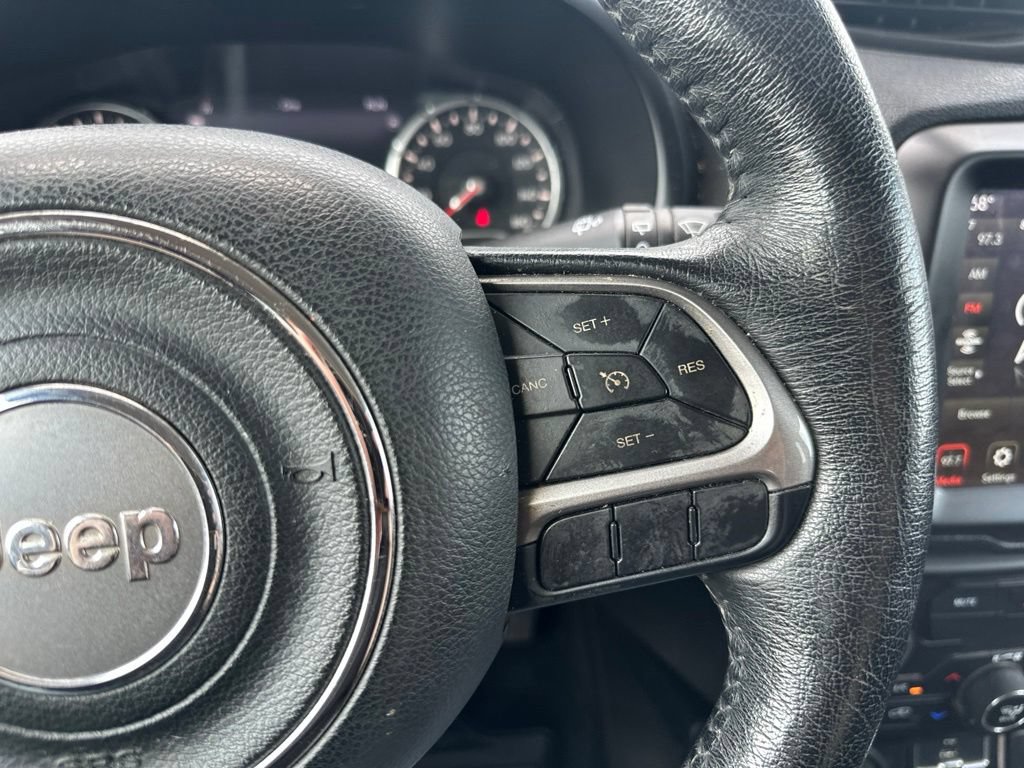 Used 2022 Jeep Renegade Latitude AWD/4WD image 36