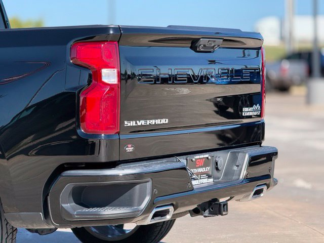 Used 2023 Chevrolet Silverado 1500 High Country w/ Technology Package AWD/4WD image 14