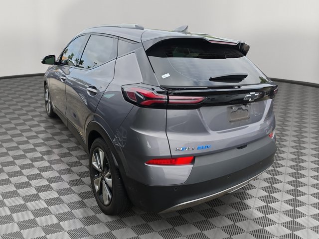 Used 2023 Chevrolet Bolt EUV LT w/ Convenience Package FWD image 4