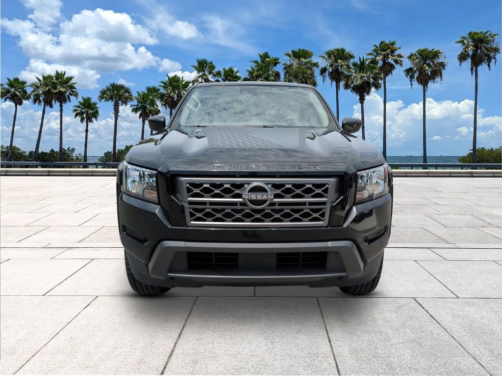 Used 2022 Nissan Frontier SV w/ Technology Package RWD image 2