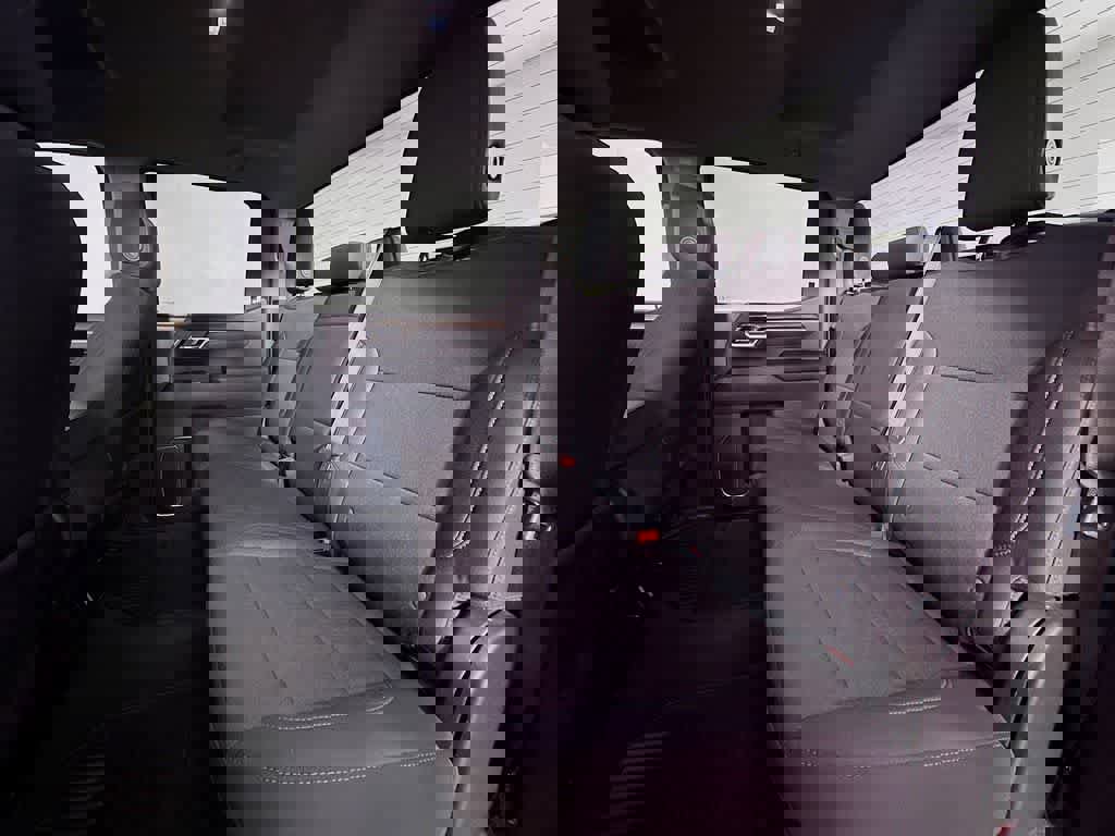 Used 2025 Chevrolet Silverado 1500 LT image 14