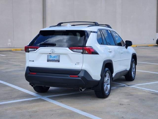 Used 2025 Toyota RAV4 LE AWD/4WD image 5