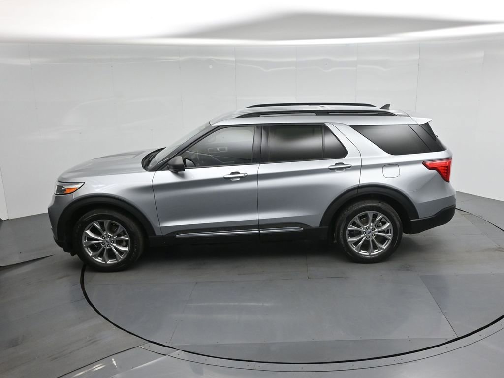 Certified 2022 Ford Explorer XLT w/ Equipment Group 202A image 46
