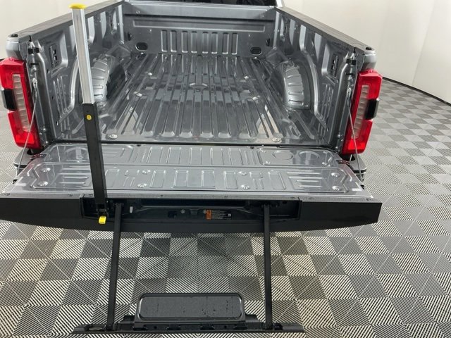 Certified 2025 Ford F350 Lariat w/ FX4 Off-Road Package image 8