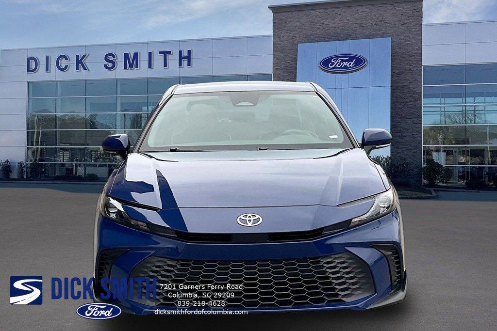 Used 2025 Toyota Camry SE FWD image 2