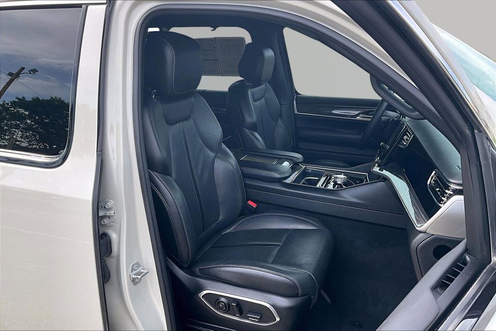 Used 2022 Jeep Wagoneer Series III w/ Convenience Group I AWD/4WD image 7