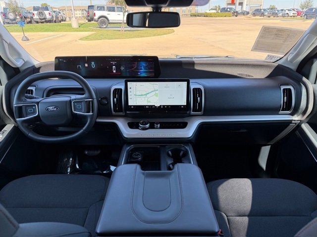 Certified 2025 Ford Expedition Active image 24