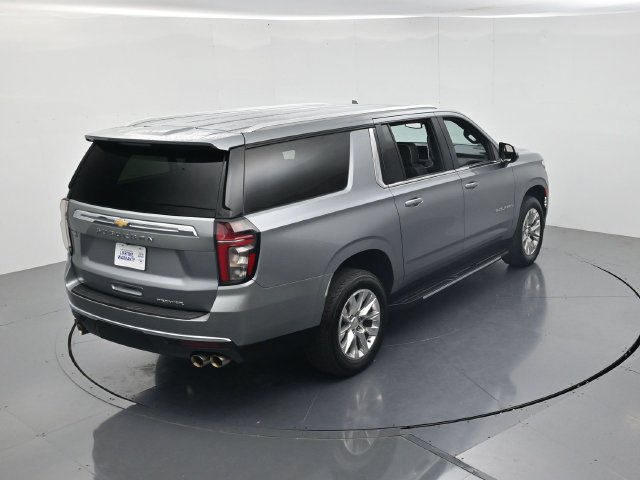 Used 2024 Chevrolet Suburban Premier AWD/4WD image 44