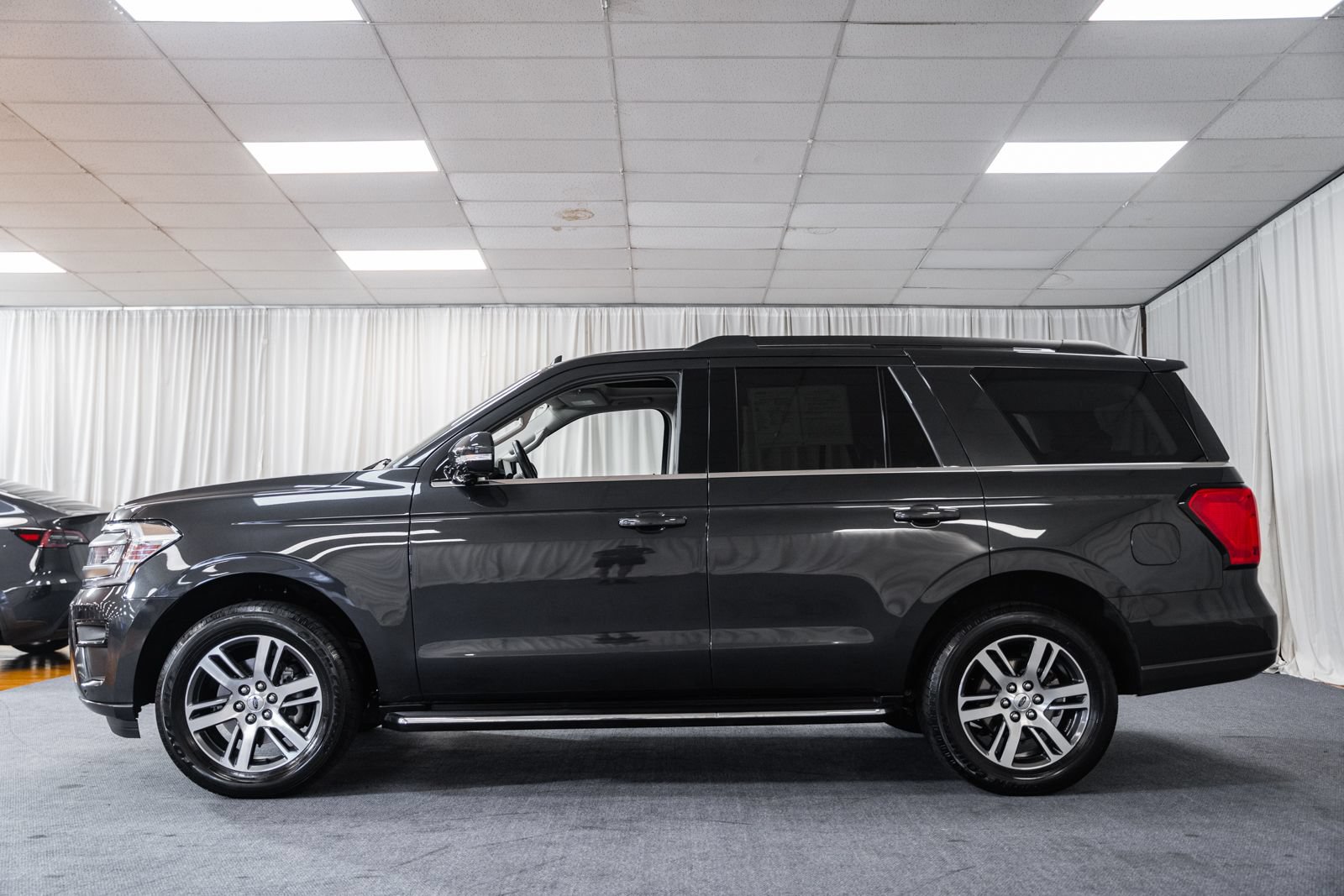 Certified 2023 Ford Expedition XLT AWD/4WD image 4