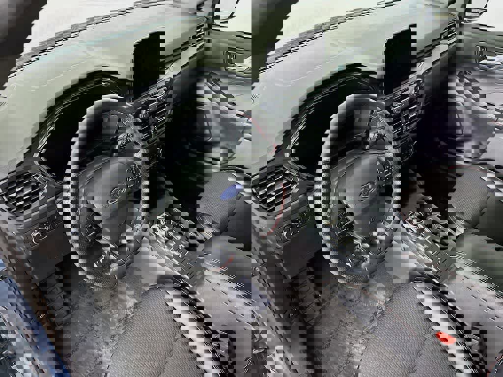 Certified 2024 Ford Escape ST-Line image 2