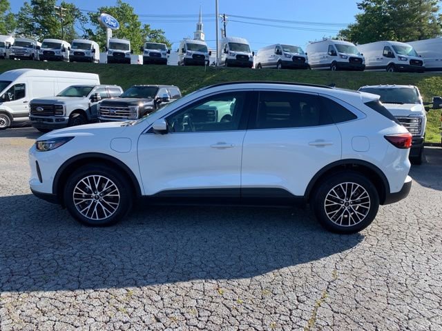 Certified 2024 Ford Escape SE w/ PHEV Premium Package FWD image 5