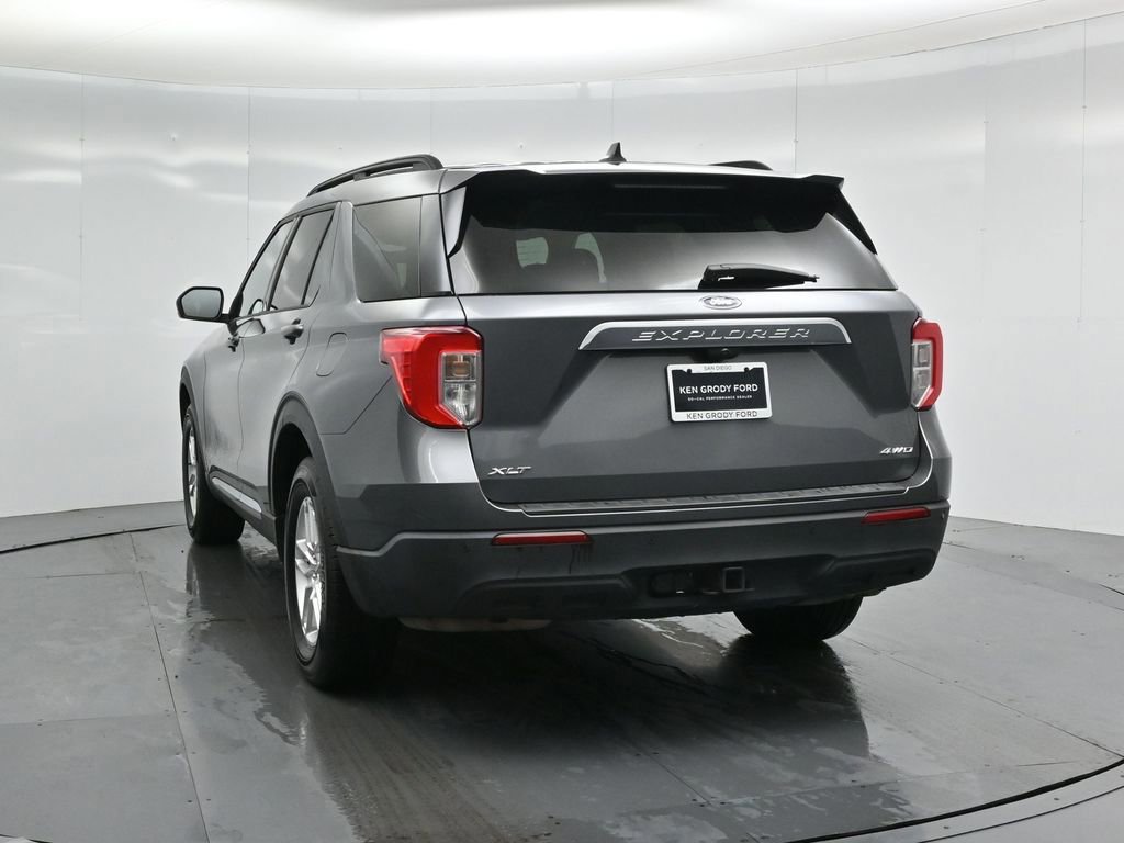 Certified 2022 Ford Explorer XLT w/ Class IV Trailer Tow Package image 17