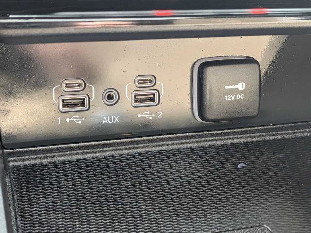 Used 2025 Jeep Grand Cherokee Limited w/ Luxury Tech Group II image 31