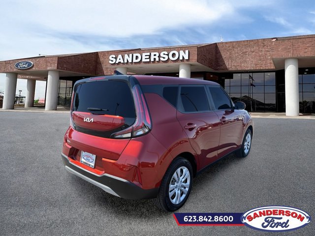 Used 2023 Kia Soul LX FWD image 3