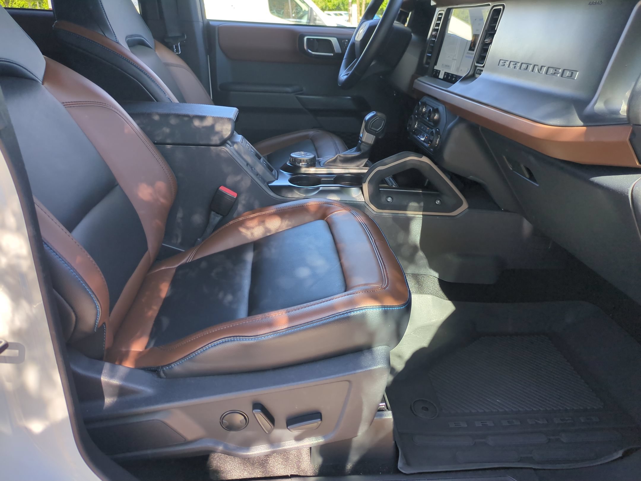Certified 2024 Ford Bronco Outer Banks AWD/4WD image 32