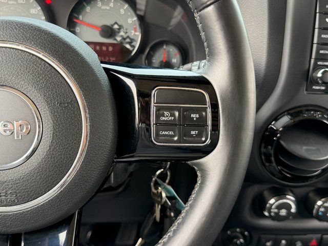 Used 2017 Jeep Wrangler Unlimited Sahara AWD/4WD image 32