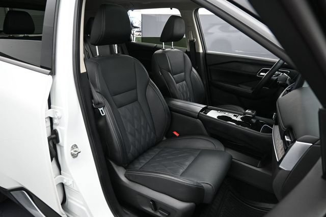 Used 2025 Nissan Rogue Platinum w/ Platinum Premium Package FWD image 31