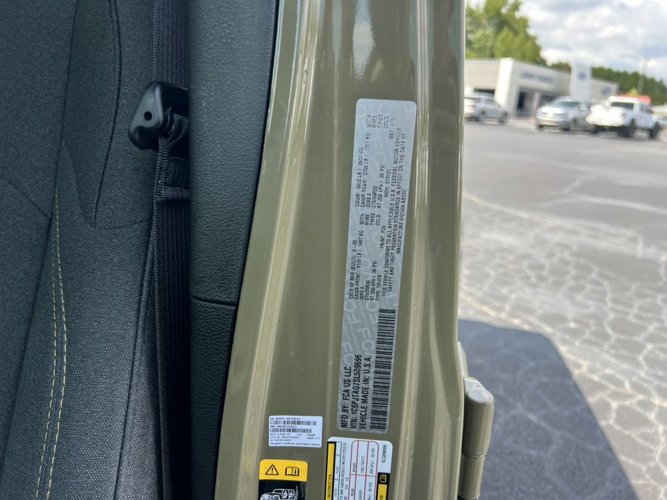 Used 2025 Jeep Gladiator Sport image 19