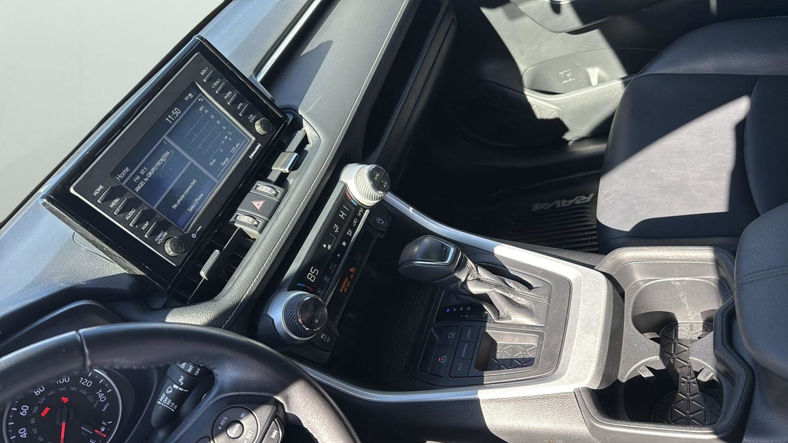 Used 2021 Toyota RAV4 XLE Premium image 21