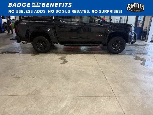 Used 2017 Chevrolet Colorado Z71 w/ Z71 Midnight Edition AWD/4WD image 3