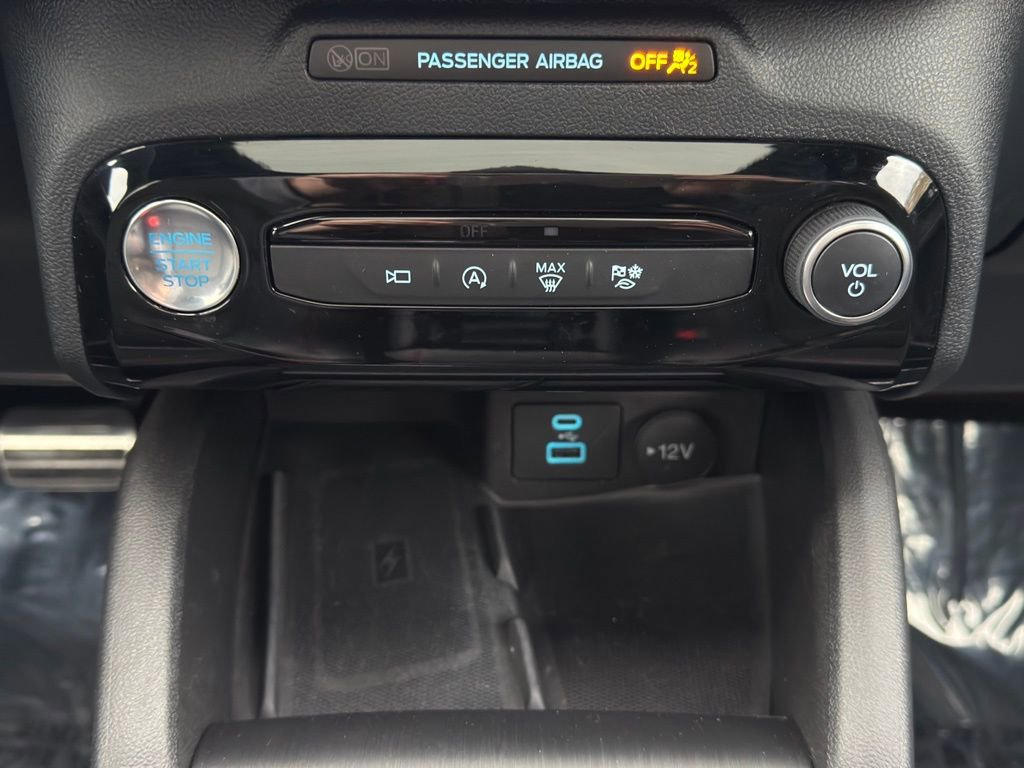 Certified 2023 Ford Escape ST-Line Select w/ Tech Pack #2 image 16