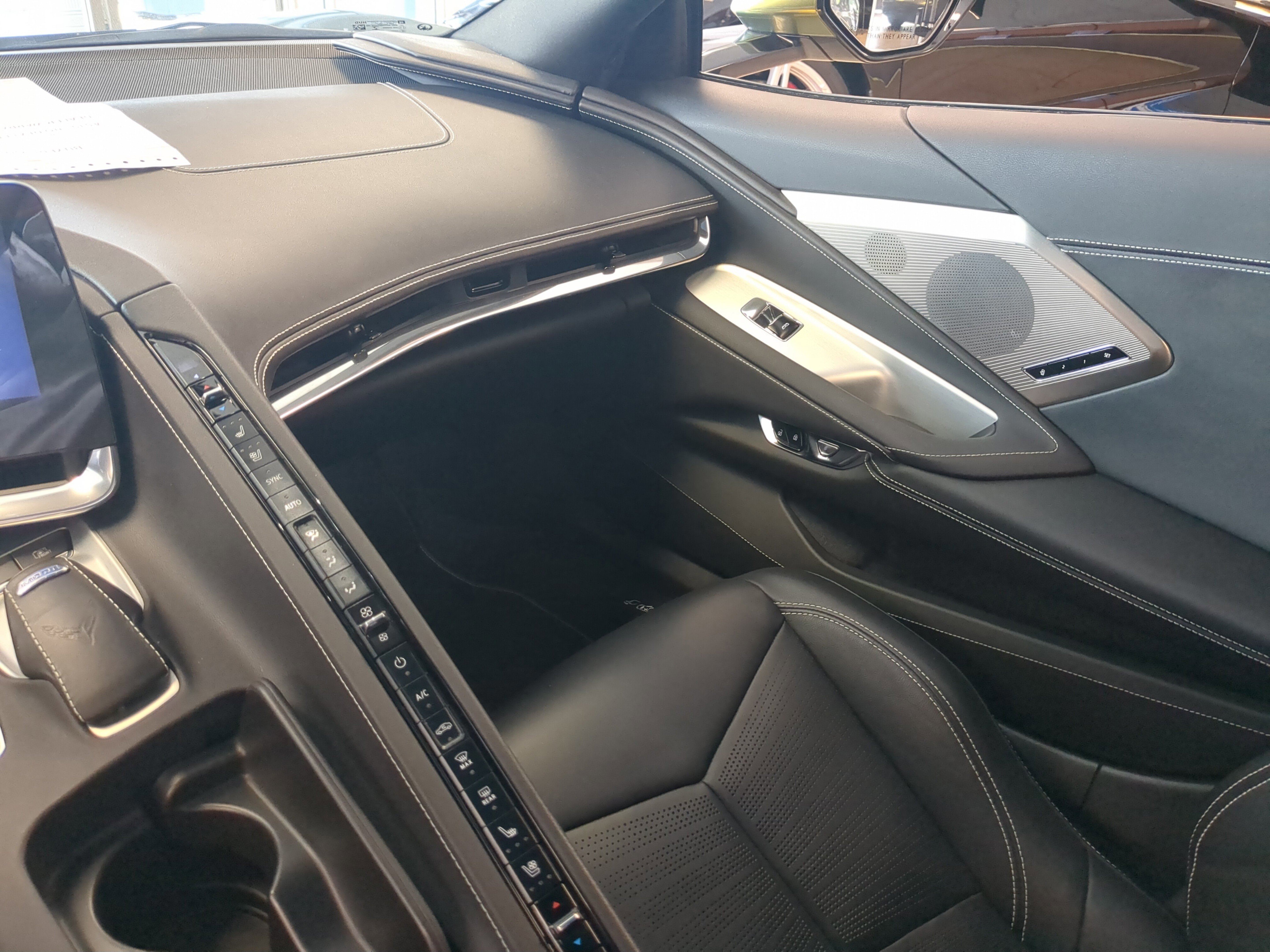 Used 2020 Chevrolet Corvette Stingray Preferred Cpe w/ 2LT Preferred Equipment Group image 17