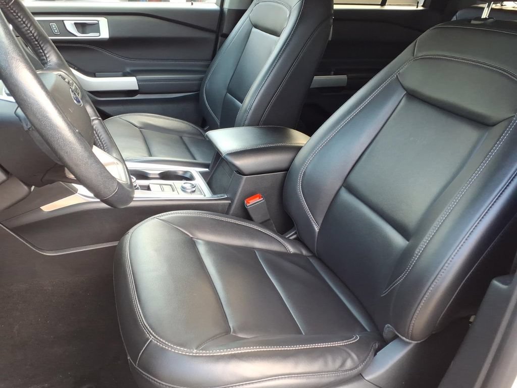 Certified 2023 Ford Explorer XLT w/ Equipment Group 202A AWD/4WD image 13