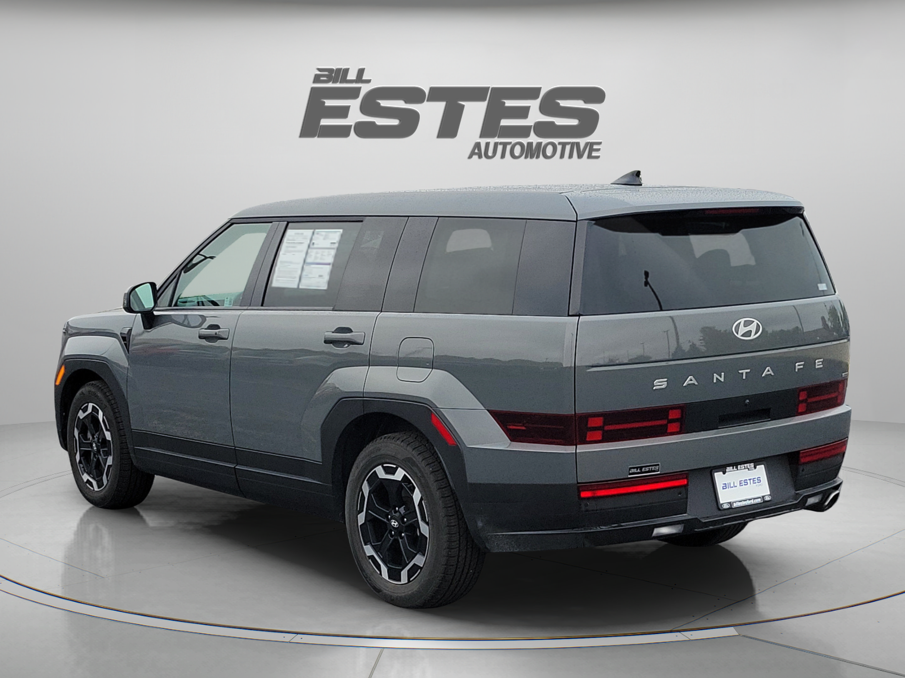 Used 2024 Hyundai Santa Fe SE AWD/4WD image 2