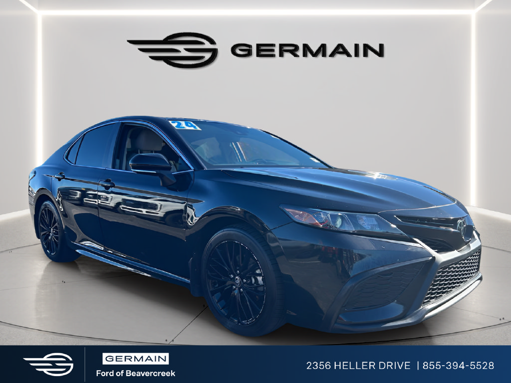 Used 2024 Toyota Camry SE AWD/4WD image 2