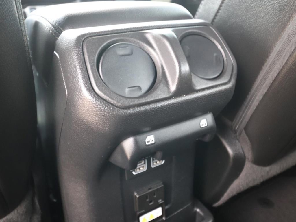 Used 2023 Jeep Wrangler Unlimited Sahara image 15