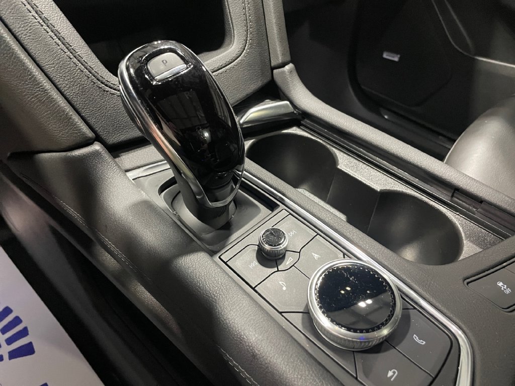 Used 2025 Cadillac XT5 Sportv AWD/4WD image 38
