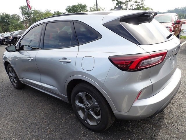 Certified 2023 Ford Escape ST-Line w/ Tech Pack #1 image 5