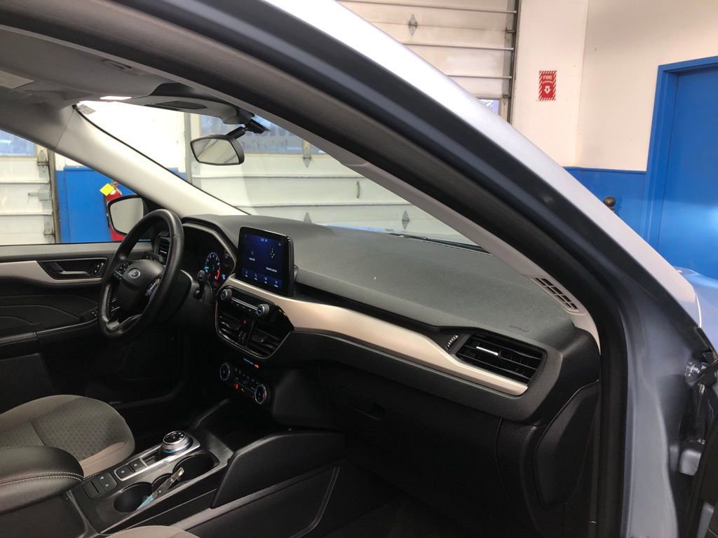 Certified 2022 Ford Escape SE w/ Cold Weather Package image 15