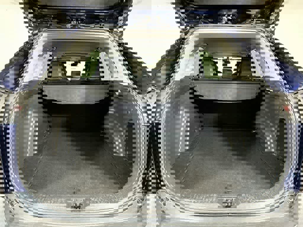 Used 2021 Toyota RAV4 XLE Premium image 21