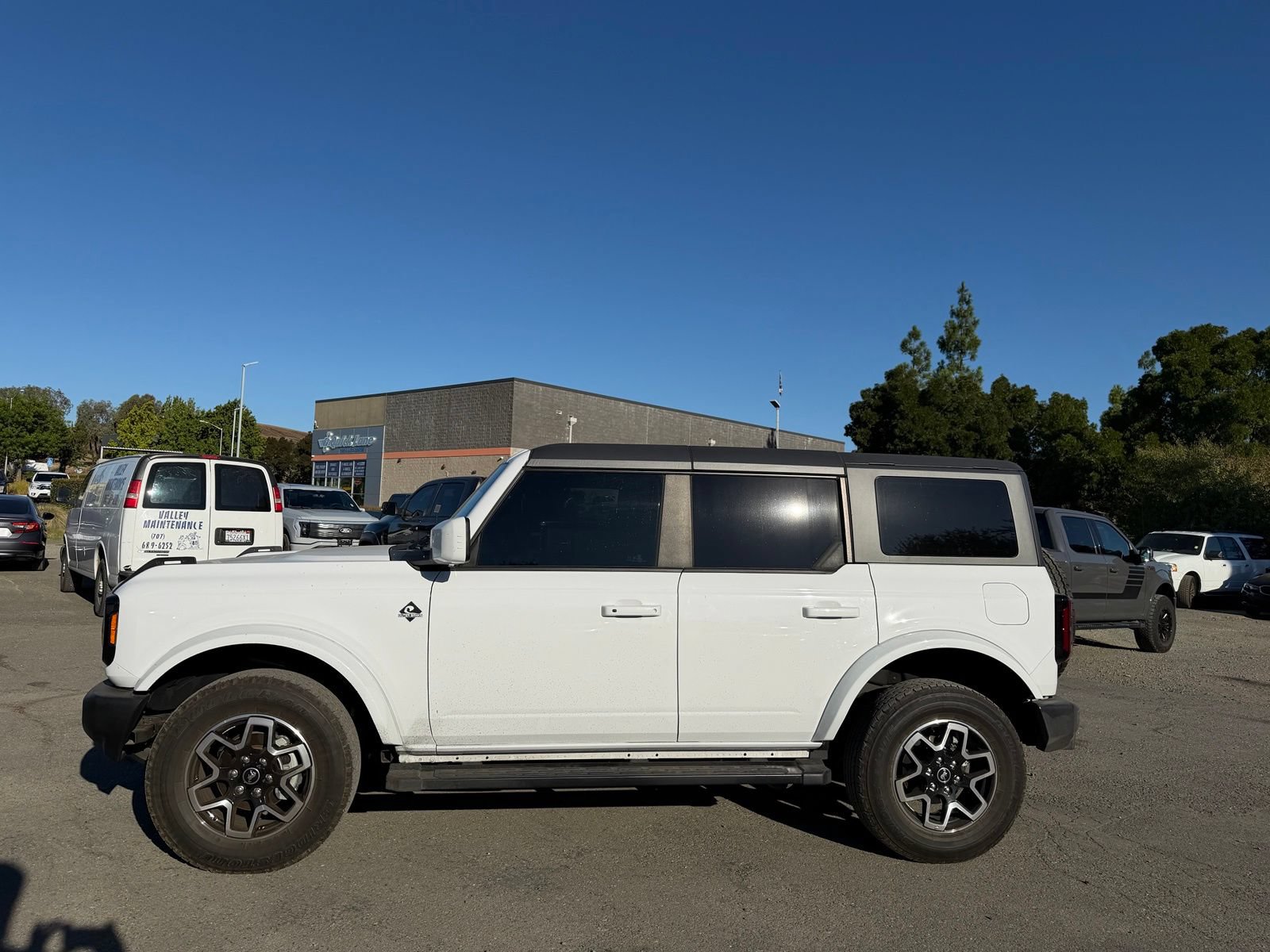 Certified 2024 Ford Bronco Outer Banks AWD/4WD image 2