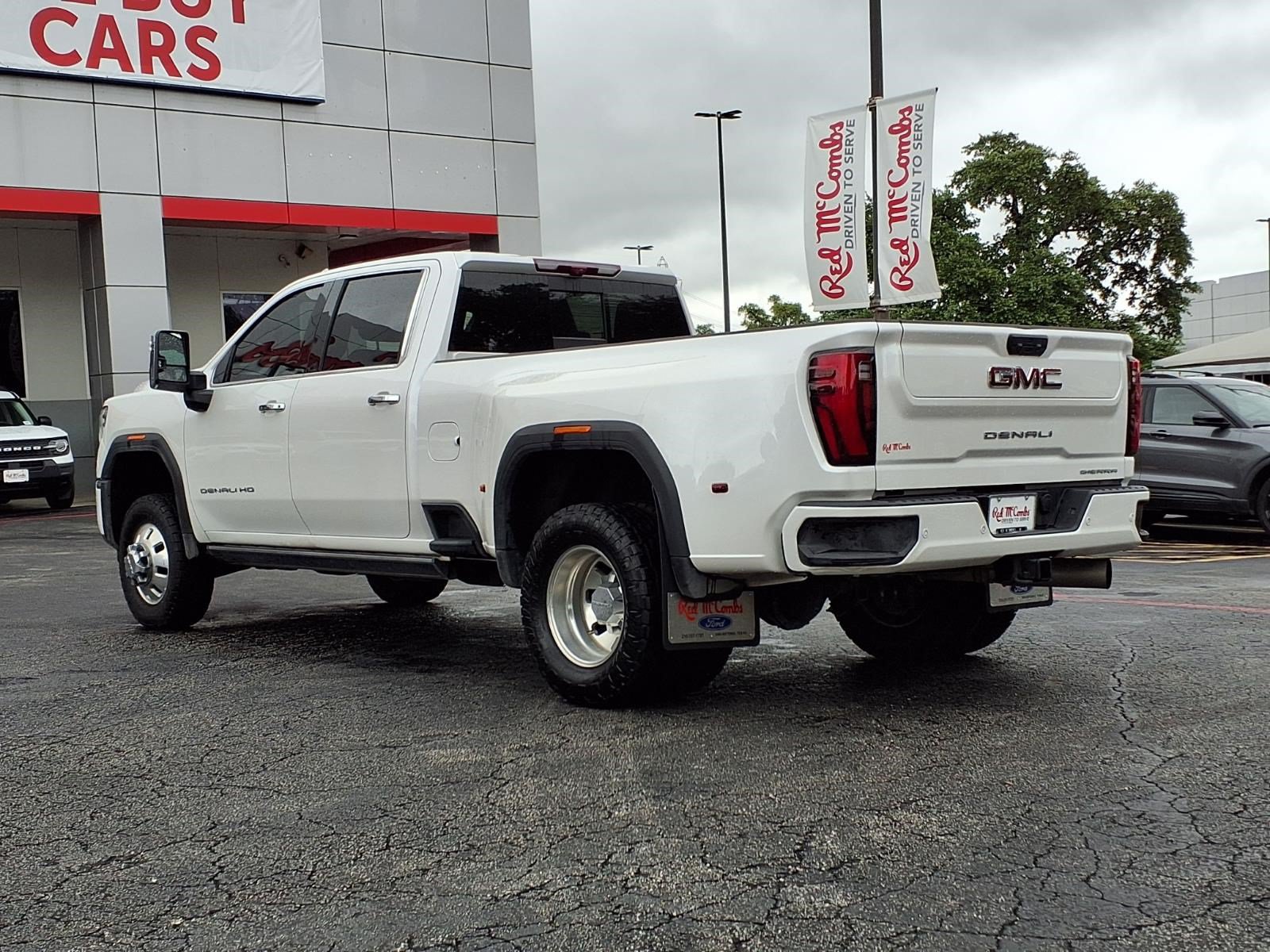 Used 2025 GMC Sierra 3500 Denali w/ Denali Reserve Package AWD/4WD image 8