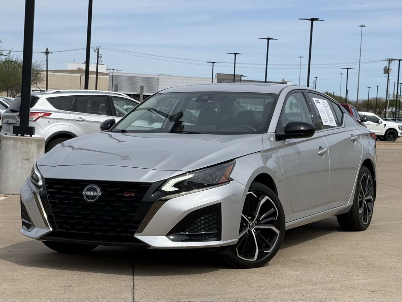 Used 2024 Nissan Altima 2.5 SR w/ SR Premium Package image 2