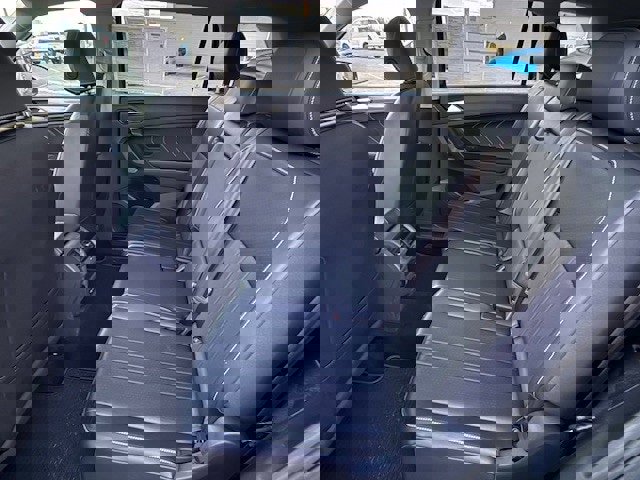 Used 2024 Volkswagen Tiguan SE w/ Panoramic Sunroof Package image 18