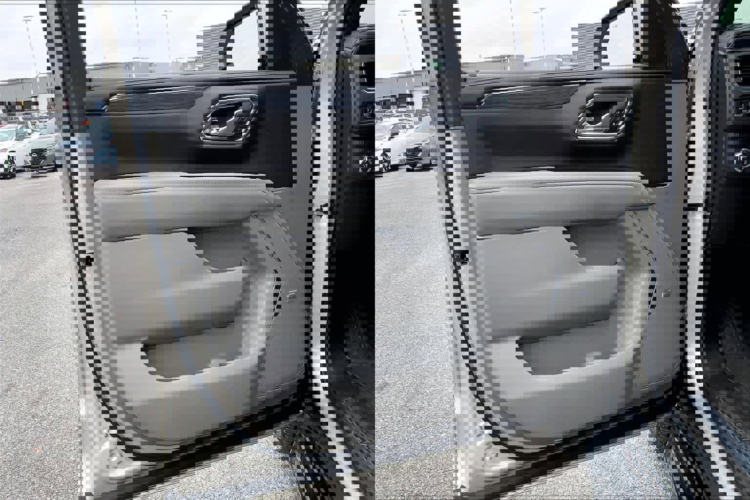 Used 2023 GMC Yukon XL SLT image 22