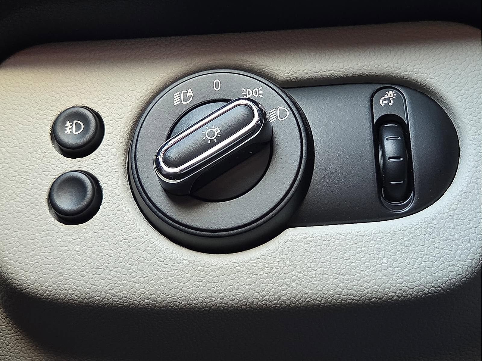 Used 2018 MINI Cooper Clubman S image 21