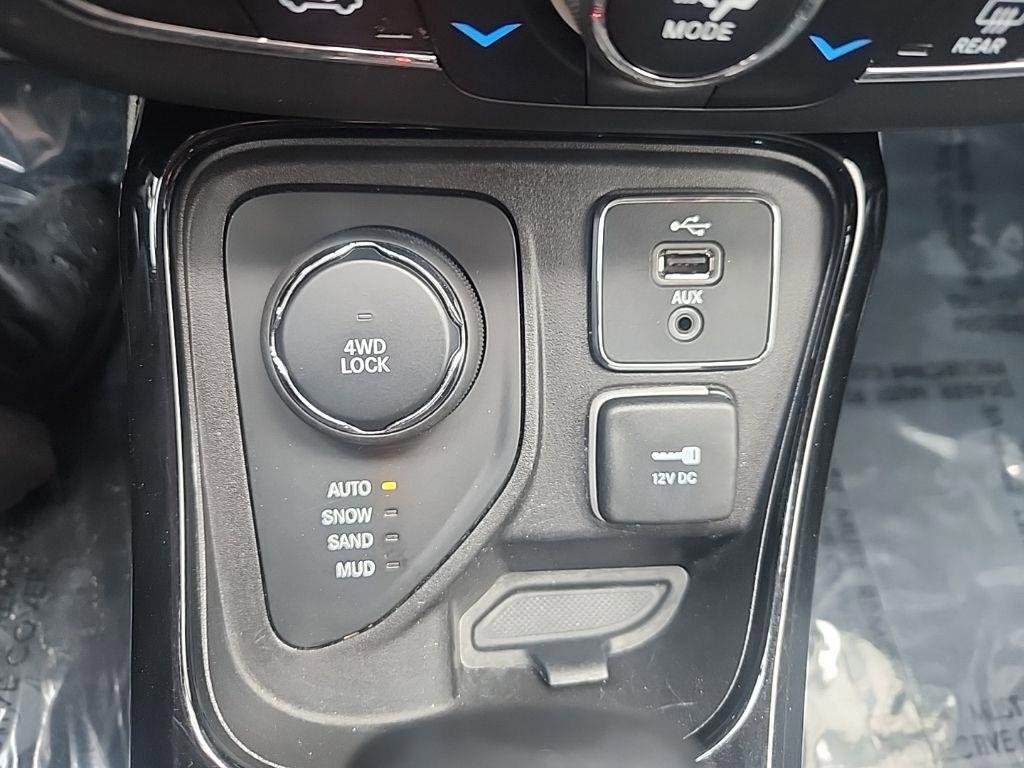 Used 2018 Jeep Compass Limited image 20